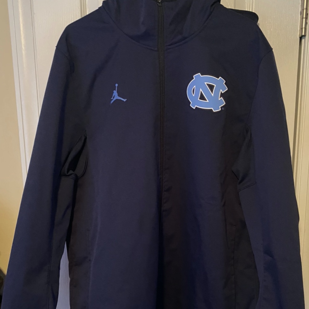 Nike Air Jordan UNC Tarheel Rain Jacket